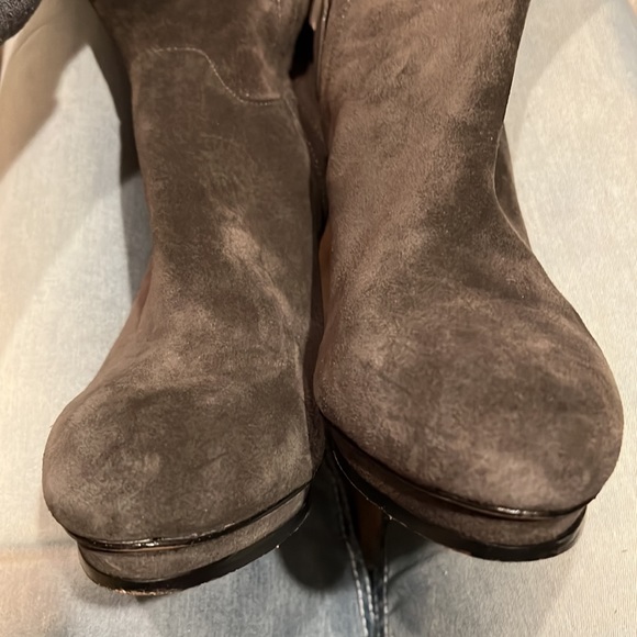 BCBG MAXAZRIA Very Sexy SUEDE LEATHER OTK STILETTO 1” PLATFORM GRAY BOOT - Picture 13 of 16